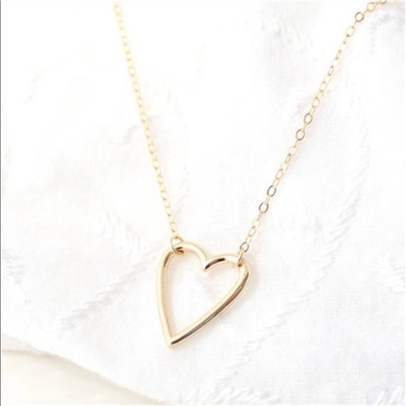 LAST 1! Heart Dainty Necklace Gold Tone SO PRETTY! - Picture 2 of 2